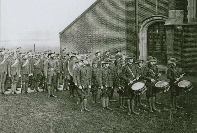 When Heroes Die-Sue Smart – November 2025.